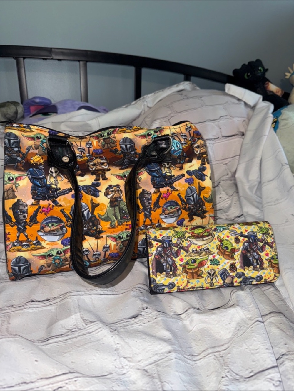 Top Notch Dipity Bag Barrel Style with Wallet Mandalorian Baby Yoda Star Wars